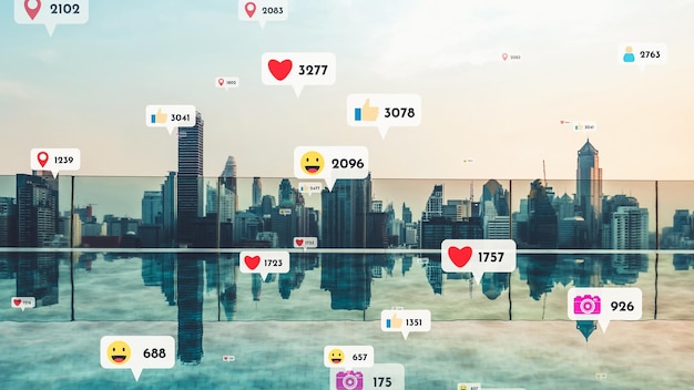 Les icônes des médias sociaux survolent le centre-ville de la ville montrant la connexion de réciprocité des gens