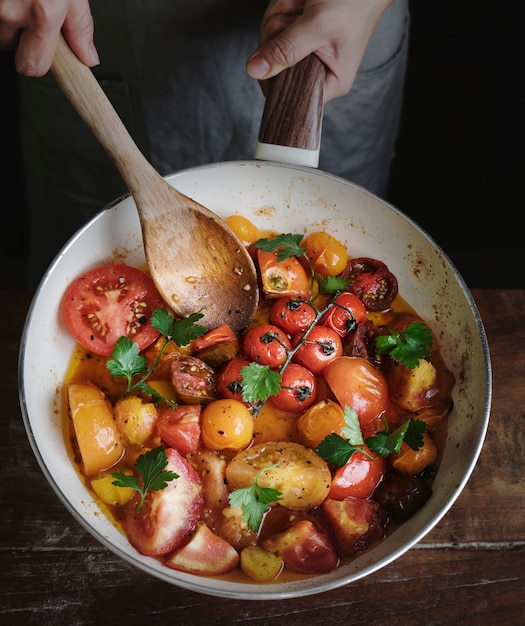 Idée de recette de photographie de nourriture de sauce tomate fraîche