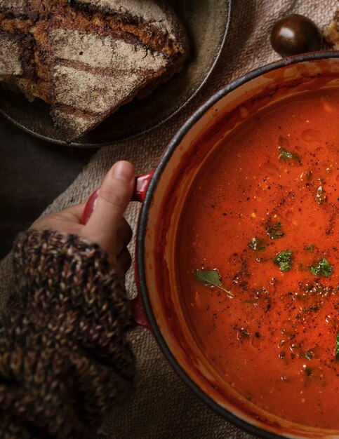 Idée de recette de photographie de la soupe aux tomates