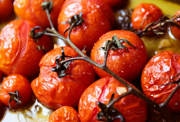 Idée de recette de photographie de tomates cerises rôties