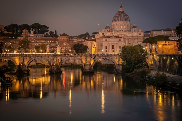 Photo il s'agit de ponte vittorio emanuele ii.