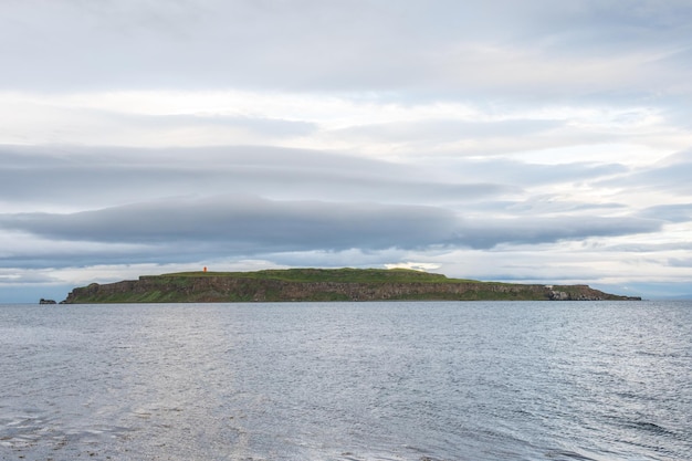 Photo Île de grimsey à strandir dans le nord de l'islande