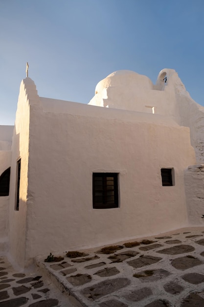 L'île de Mykonos célèbre ancienne église Panagia Paraportiani au lever du soleil Cyclades Grèce