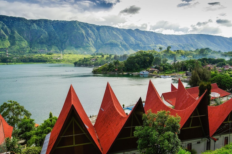 Photo l'île de samosir surplombant le lac toba