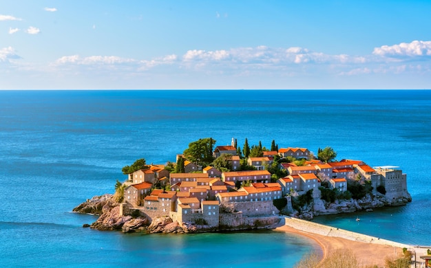 L'île de Sveti Stefan à Budva, Monténégro