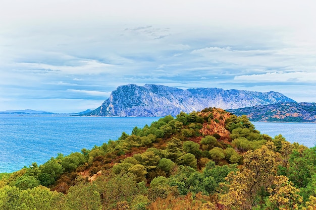 L'île de Tavolara vue de San Teodoro à Olbia-Tempio, Sardaigne, Italie