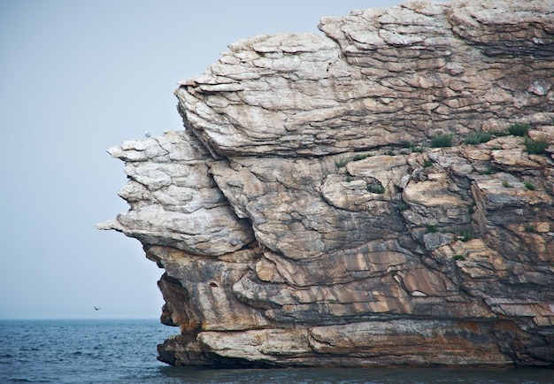 Photo l'île de zamogoi .détroit de maloe more, lac baïkal