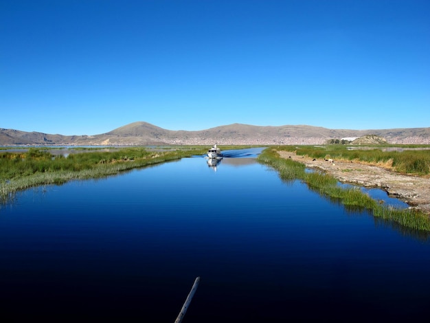 Photo Îles flottantes uros sur le lac titicaca dans les andes au pérou et en bolivie