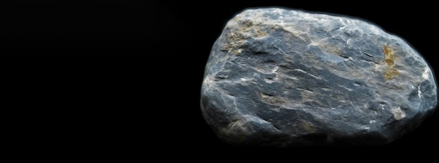 L'ilsemannite est une pierre naturelle précieuse rare sur fond noir générée par l'IA.