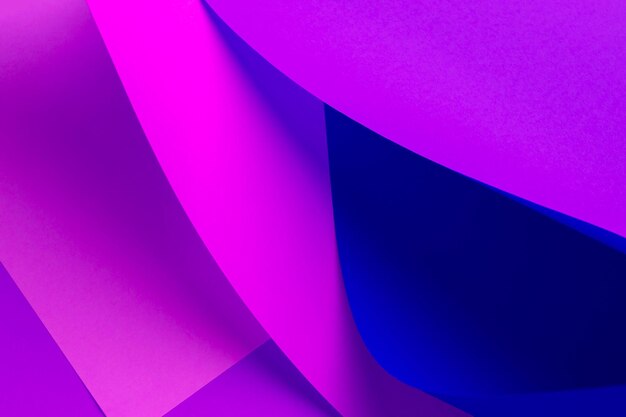 Une image abstraite violette et rose d'un grand cercle violet, violet et bleu.