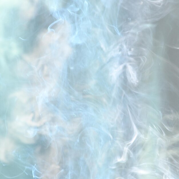 Une image bleue et blanche d'un plan d'eau avec les mots " le mot " dessus "