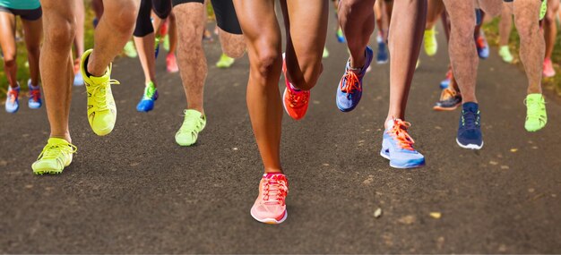 Image composite de close up de jambes de sportif en cours d'exécution