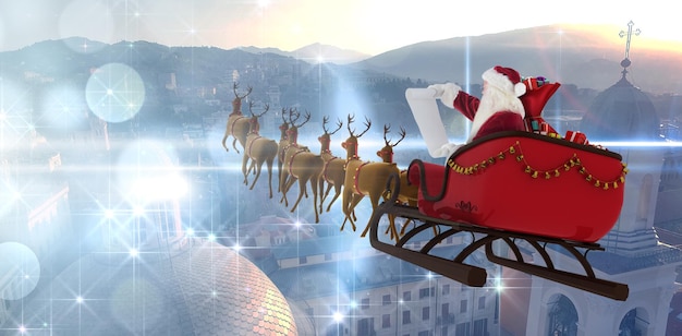 Image composite du père noël à cheval sur un traîneau à Noël
