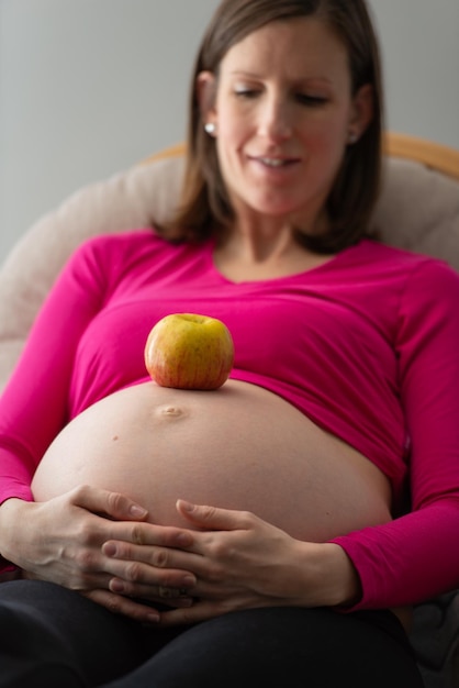 Image conceptuelle d'une grossesse en santé