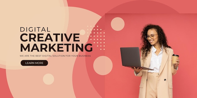 Image Digital Creative Marketing pour la publicité avec une jeune femme