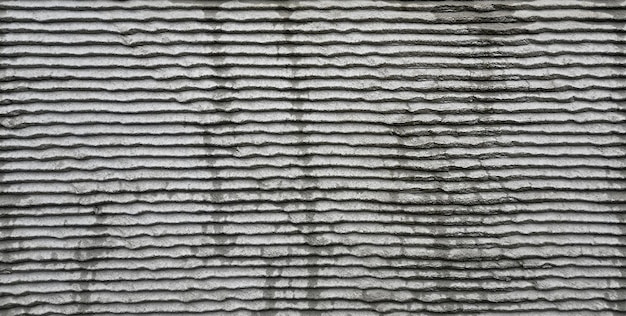 Une image envoûtante dévoilant les motifs séduisants d’une surface en bois texturée