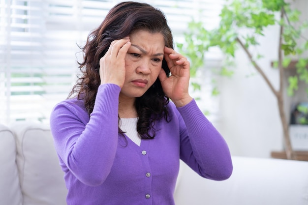 Image d'une femme âgée malade