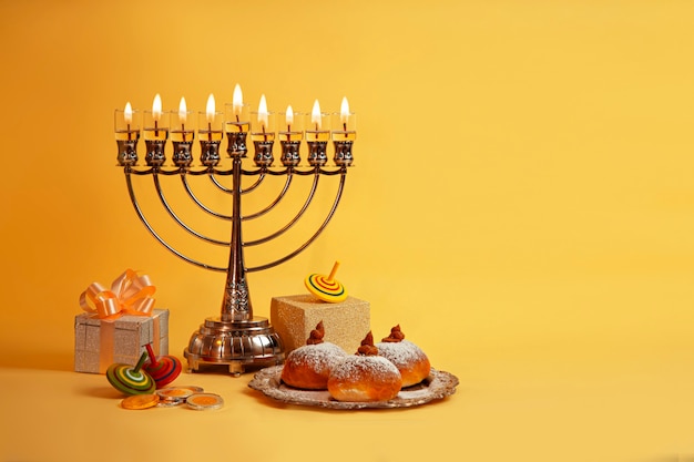 Image de la fête juive de Hanoukka avec menorah