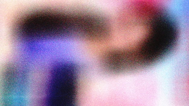 une image floue d'une personne en chemise violette