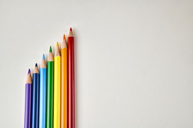 Image de fond de crayon de couleur jouer à la maternelle