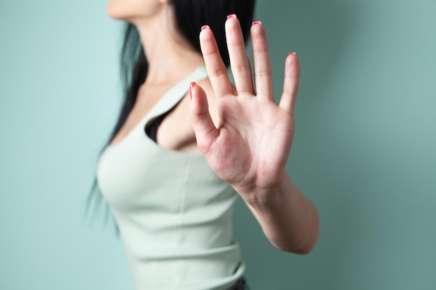 Image Gros Plan D'une Femme Main Tendue Et Montrant Le Signe De La Main D'arrêt