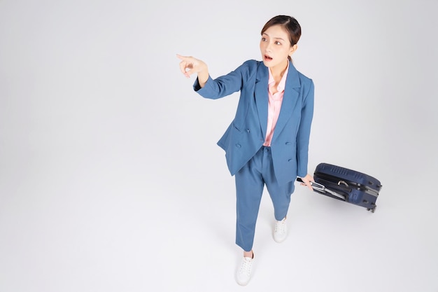 Image de jeune femme d'affaires asiatique voyage