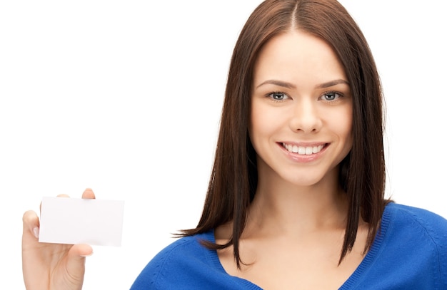 Photo image lumineuse d'une femme confiante avec carte de visite