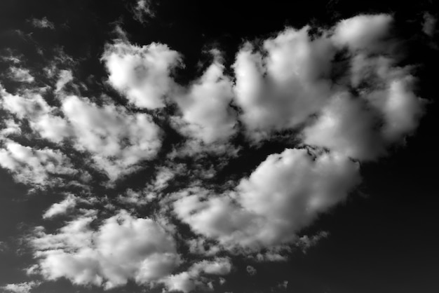 Image Monochrome Du Ciel Avec Des Nuages