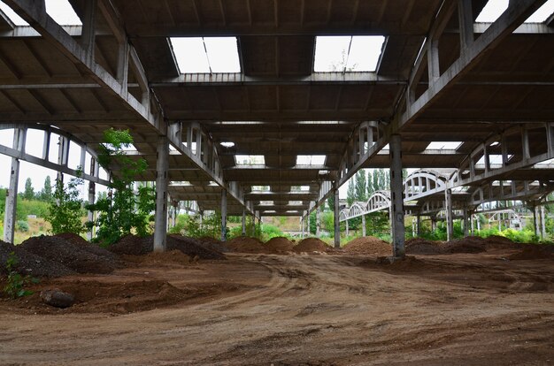 Image de paysage d&#39;un hangar industriel abandonné