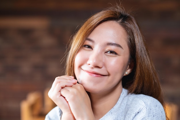 Image de portrait d'une belle jeune femme asiatique