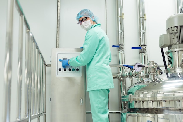 Image de l'usine équipement de salle blanche et machines en acier inoxydable