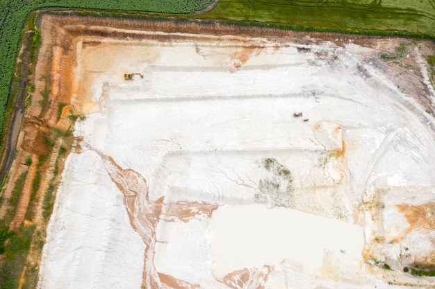 images de drone vue de dessus d'exploitation minière à ciel ouvert