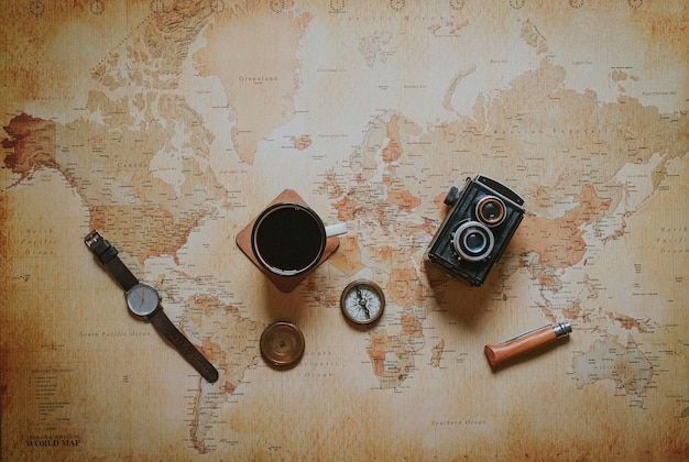 Immédiatement au-dessus de la prise de vue de l'équipement sur la carte