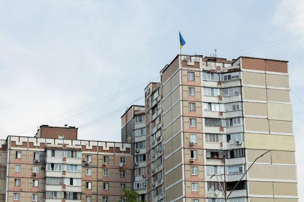 Immeuble d'appartements dans la ville