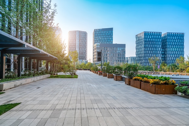 Immeuble de bureaux d'architecture moderne dans le quartier financier de Jinan