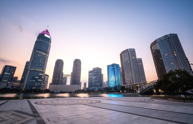 Immeuble de bureaux moderne dans le CBD de Shaoxing, Chine