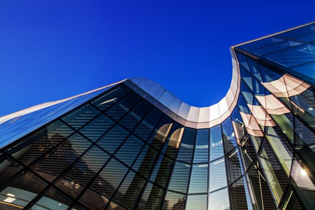 Immeuble moderne de bureaux d'affaires financières