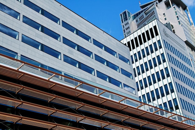 Immeuble moderne de bureaux financiers