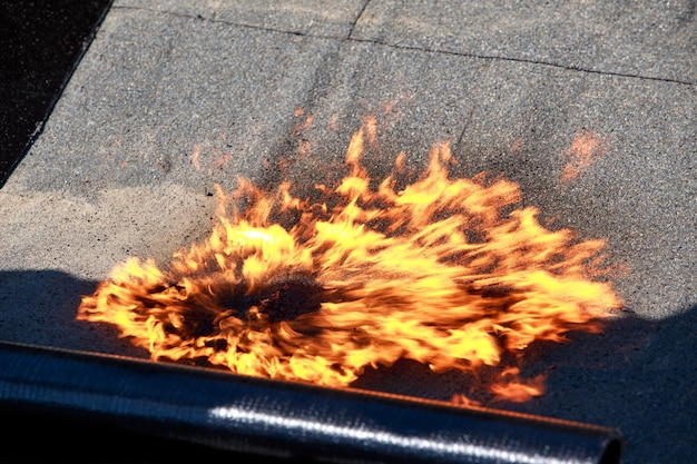 Incendie sur le matériau de couverture