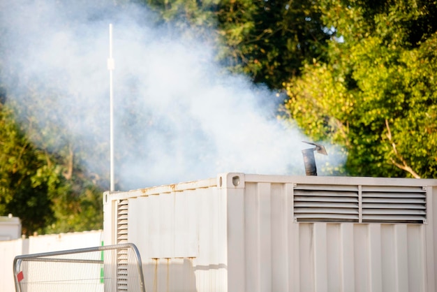 Incident de pollution de l'air alors qu'un générateur diesel défectueux a brûlé de l'huile moteur dans l'air