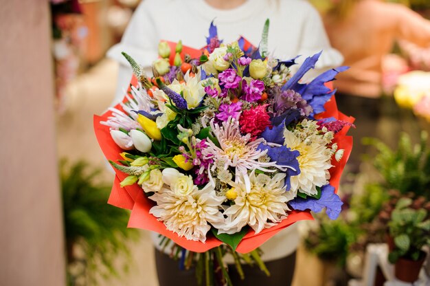 Incroyable bouquet de valentine multicolore de belles fleurs