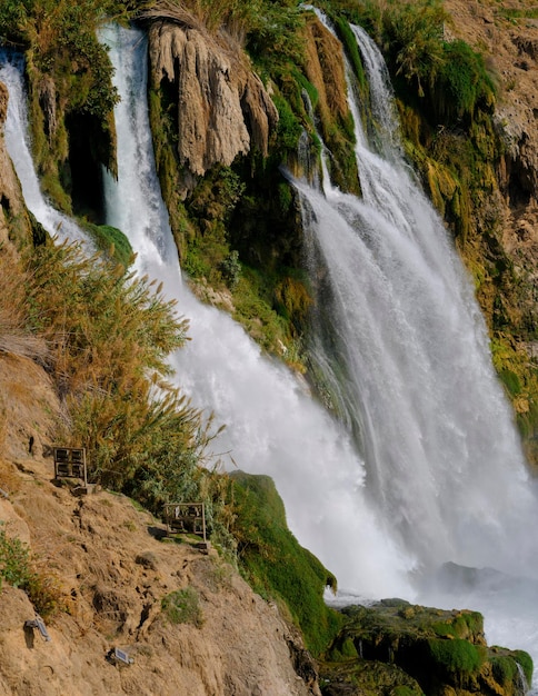 Incroyable cascade dans la nature