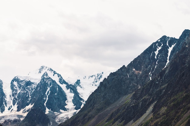 Incroyable sommet du glacier.