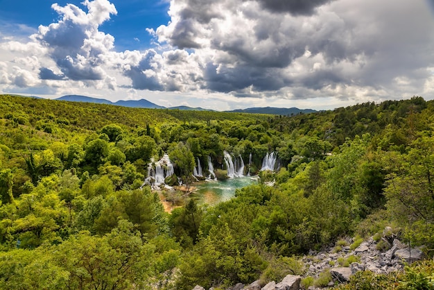 Incroyables cascades de la cascade de Kravica