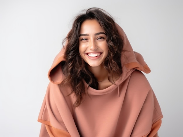 Influenceur de la mode hivernale indienne inspirant un chic douillet avec un sourire expressif