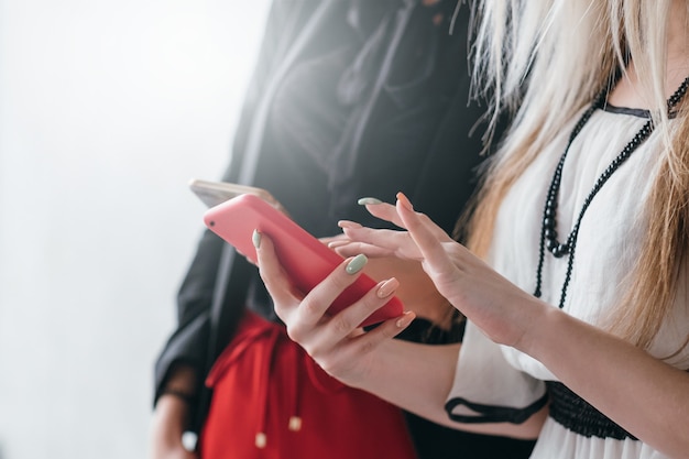 Informatique. Dépendance aux réseaux sociaux. L'ère numérique.