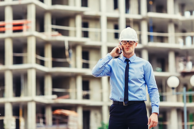 Ingénieur de construction sur le chantier