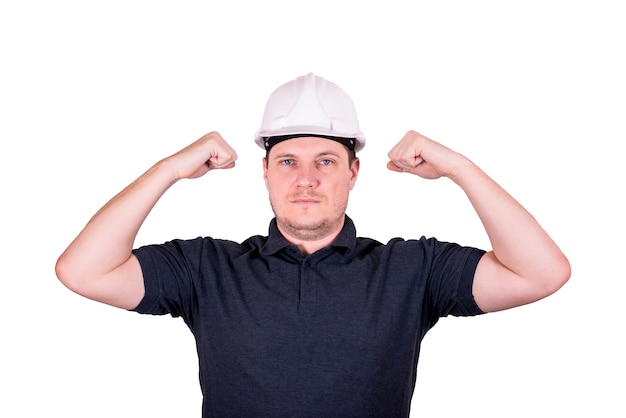 Ingénieur mâle blanc dans un casque blanc