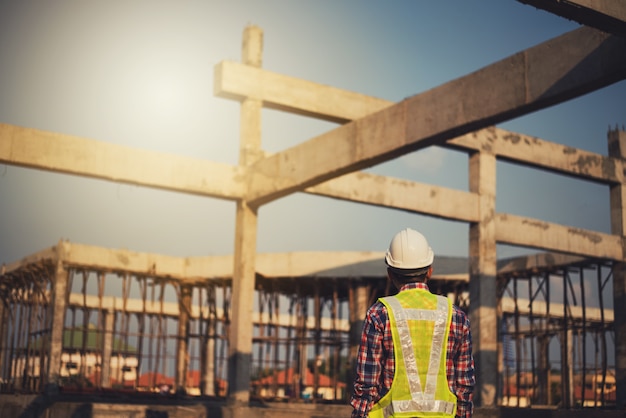 Photo ingénieur travaillant sur un chantier