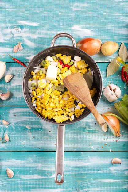 Photo ingrédients alimentaires pour la soupe à la crème de maïs. fermer